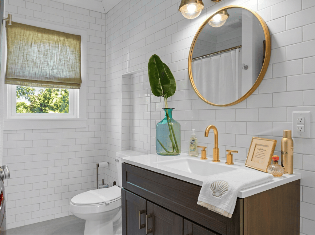 Guest Bath and Washer/Dryer at The Blue Anchor